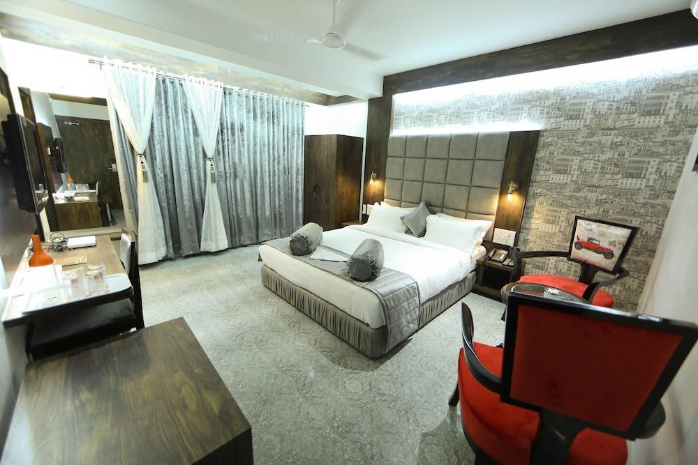 Hotel President Zirakpur Eksteriør billede