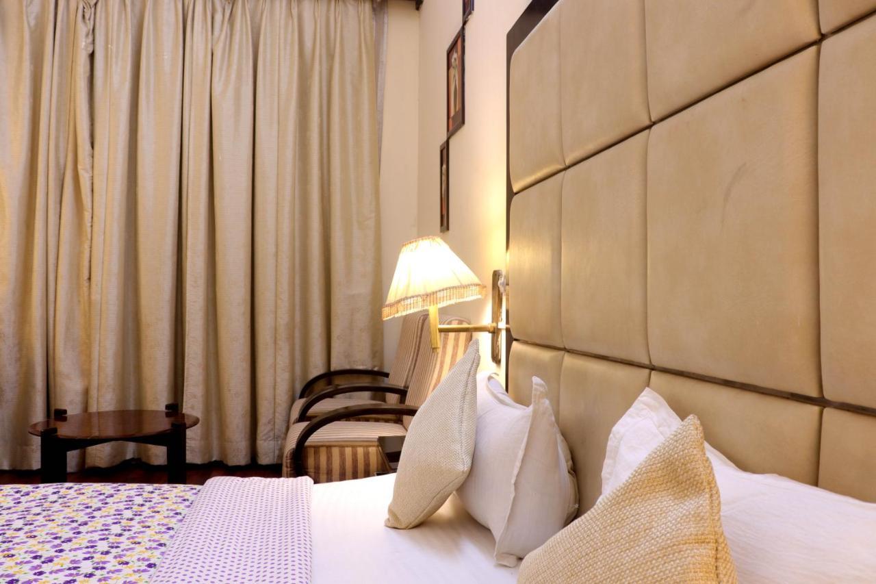Hotel President Zirakpur Eksteriør billede